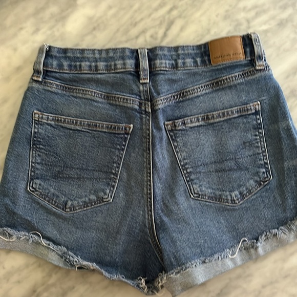 American Eagle Mom Short size 4 Excellent pre owned condition & CLEAN! - Picture 2 of 6